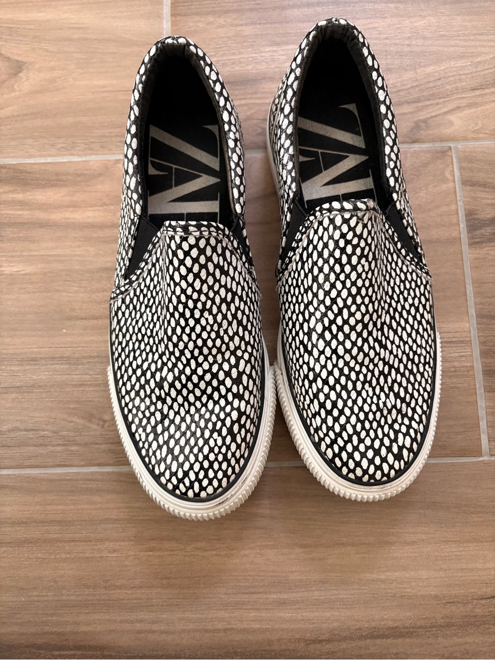 Zara Women’s Black and White Textured Slip-On Loafers Size 36 EU - Used